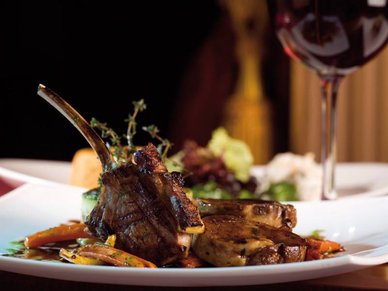 vino i jagnjetina savršen uskršnji par