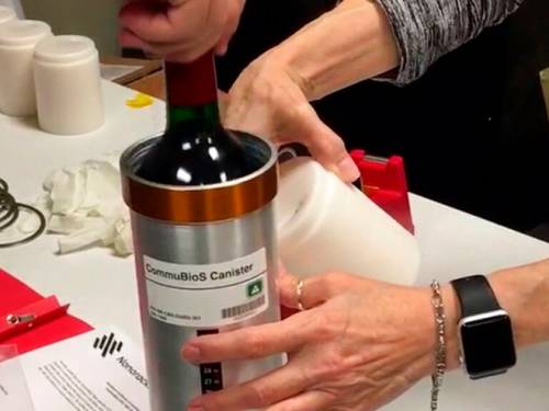 dvanaest boca svemirskog vina vraća se na zemlju