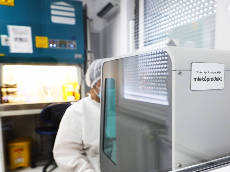 kompanija mlekoprodukt donirala pcr aparat