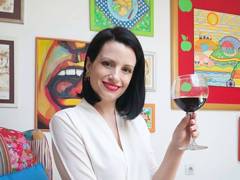 blatina i u čaši i na slikarskoj četkici