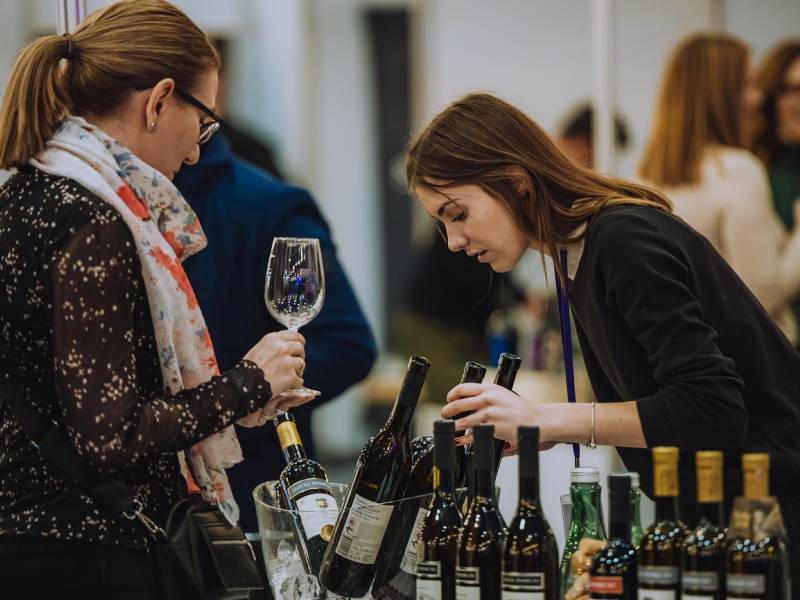 više od 100 izlagača na vinskom sajmu u osijeku
