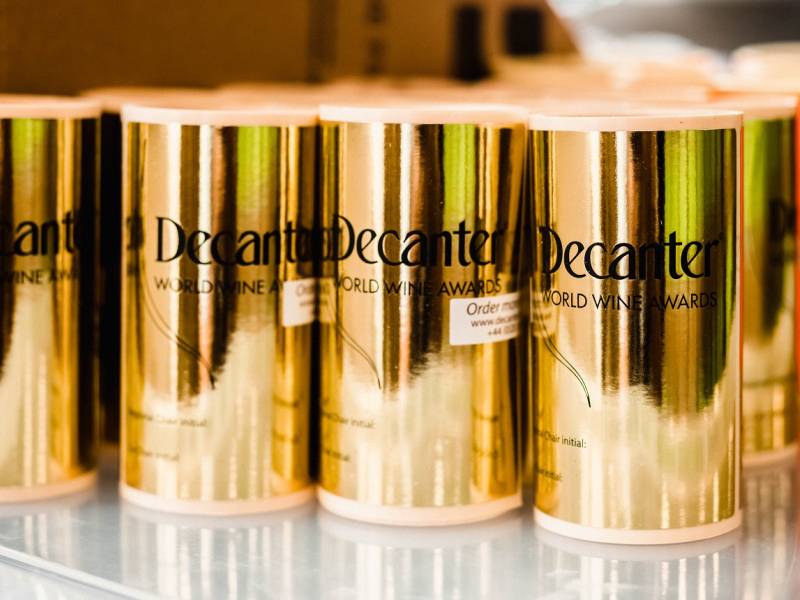 vina iz ukrajine besplatno na dekanteru