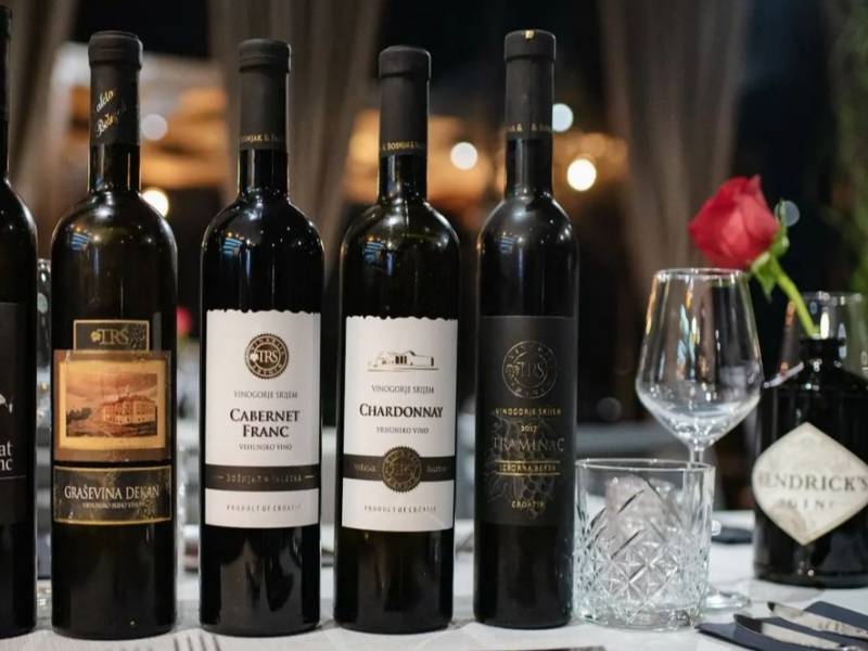 večera na savi uz vina iločke kuće trs