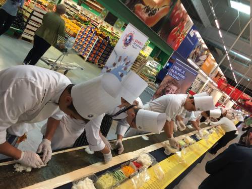 u metrou poslužen suši dugačak 50 metara 