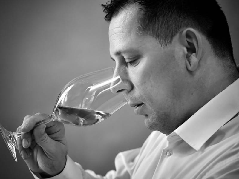 umro je miki jurišić