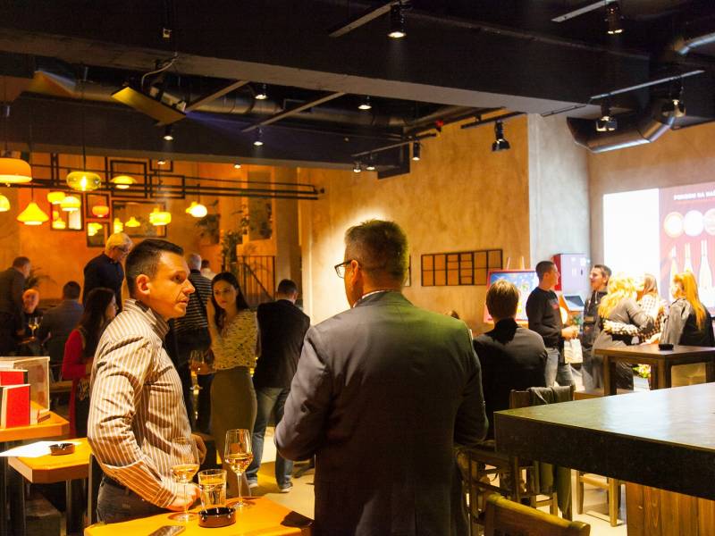 vinarija lastar priredila donatorsko veče u platou