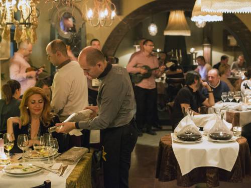 vina vista hill opčinila goste restorana kovač