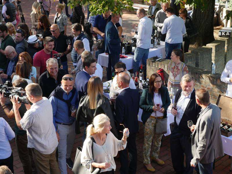 rame uz rame sa svetskim regionima