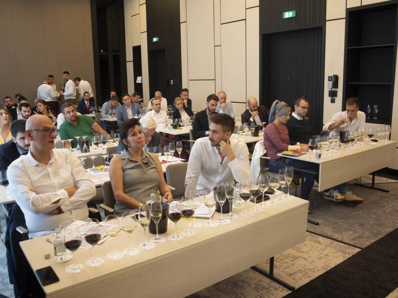 u hiltonu održan masterklas o vinima španije