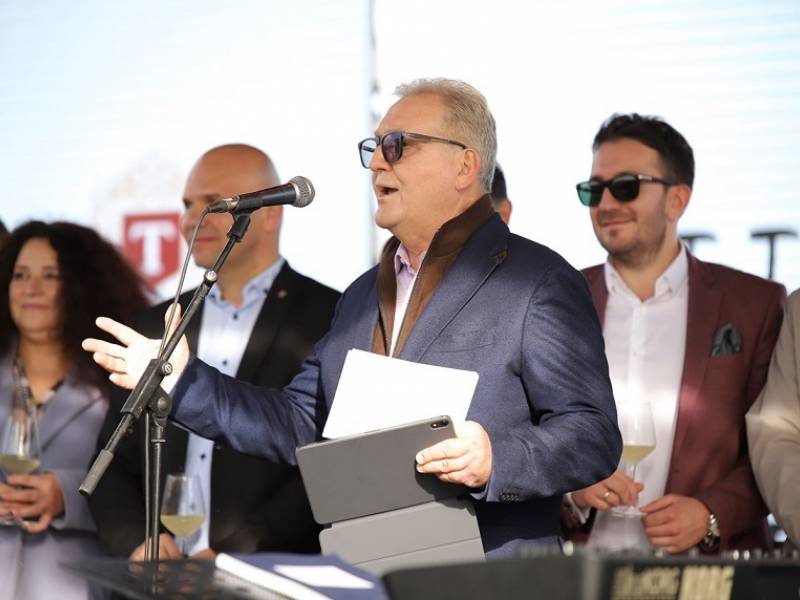 u kavadarcima održan deseti festival mladog vina