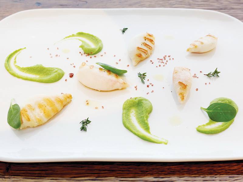 omb larder lounge (hotel radisson blu)