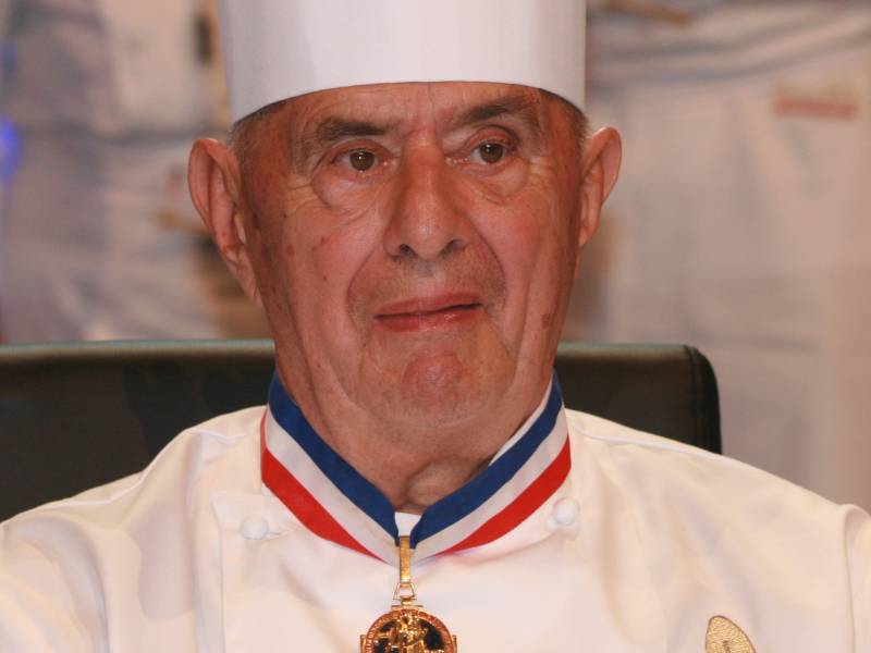 umro je pol bokuz, najveći francuski kuvar